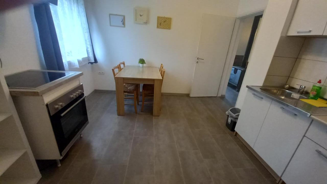 Keti Lägenhet Plaški Exteriör bild