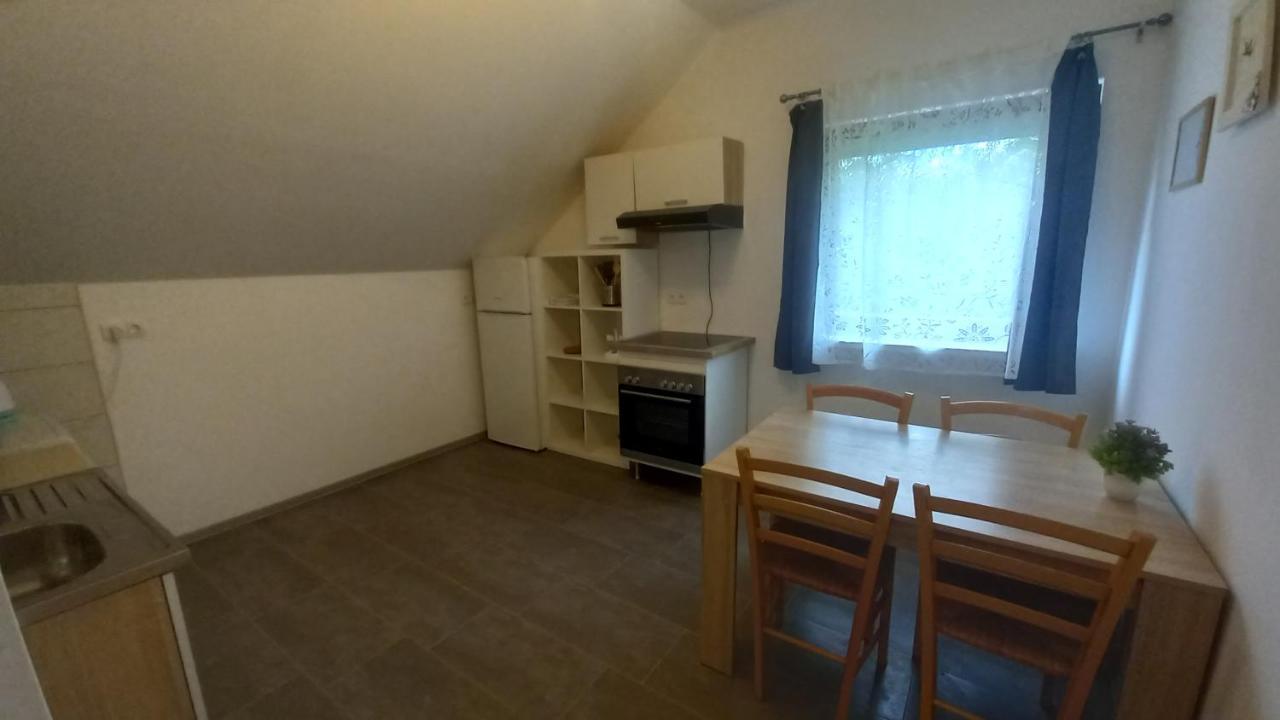 Keti Lägenhet Plaški Exteriör bild