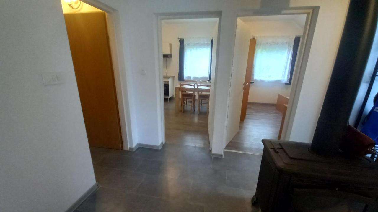 Keti Lägenhet Plaški Exteriör bild