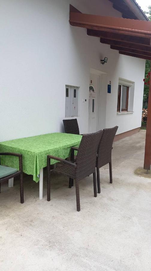 Keti Lägenhet Plaški Exteriör bild